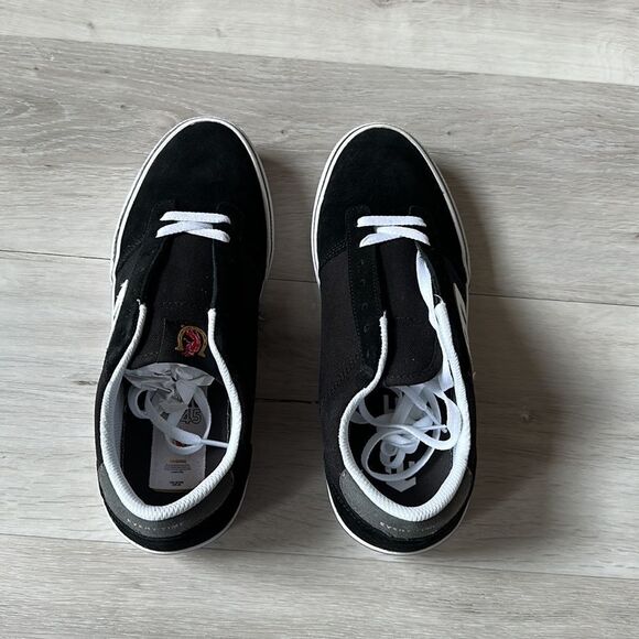 Etnies Men Calli Vulc X Colt 45 Skate Shoe
SZ‎ 8.5 Black/White NWT IN PACKAGING main image 12